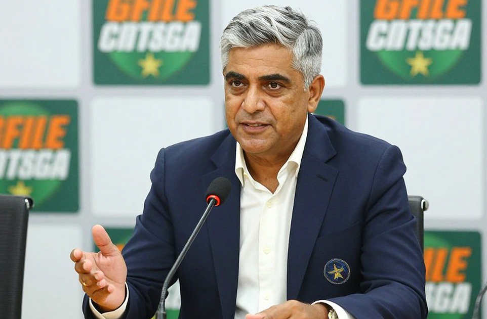 হাতুড়ির শব্দ, স্কোরকার্ডের নীরবতা