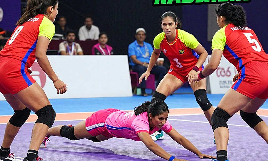 শুরুর সাতটায় পবন সেহরাওয়াত নেই: ভারত-ইরান ফাইনালের বেঞ্চ-সিদ্ধান্ত কীভাবে জাতীয় আলোচনা হয়ে উঠল