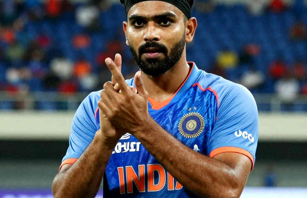 রেনুকার জায়গায় কলিতা: যে স্কোয়াড-খবরটা আসলে ওভারের হিসাব